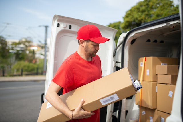 Top Reasons to Choose Man and Van Hounslow for Your Urgent Move